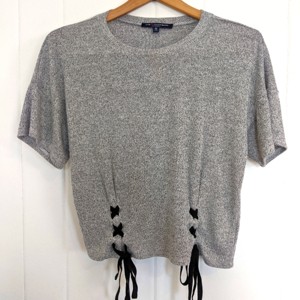 Lightweight sweater type top